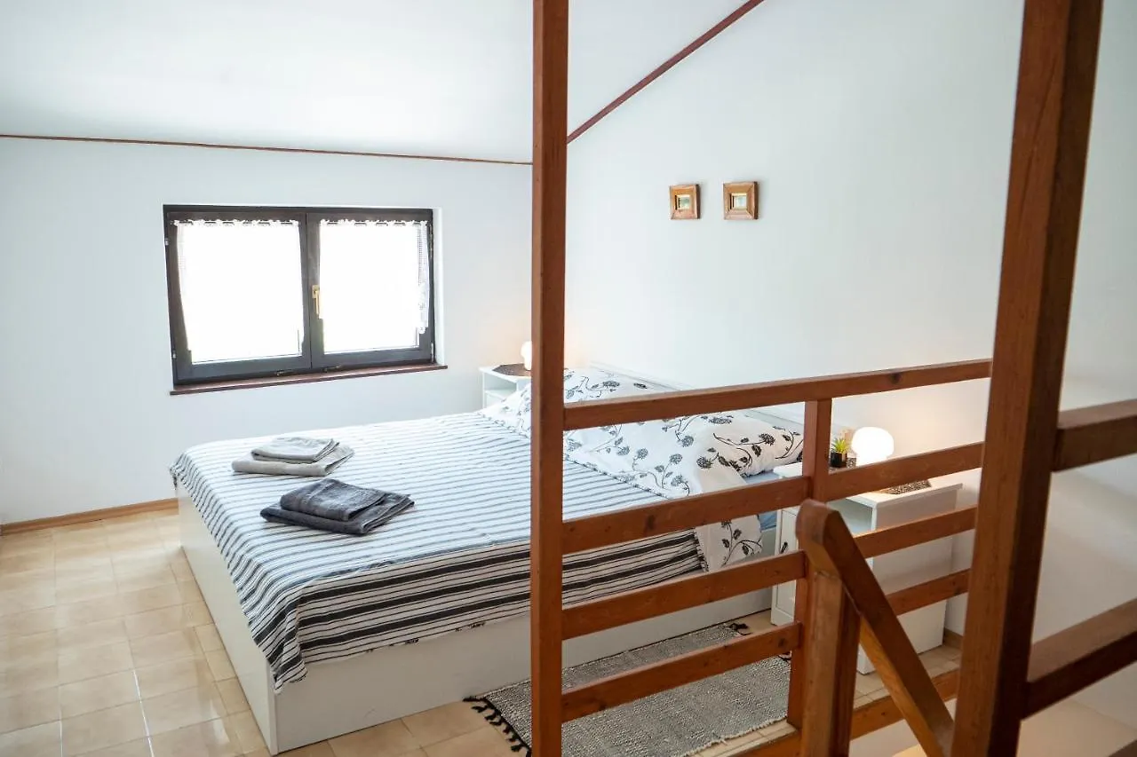 Woody Sea Apartment プーラ 0*,